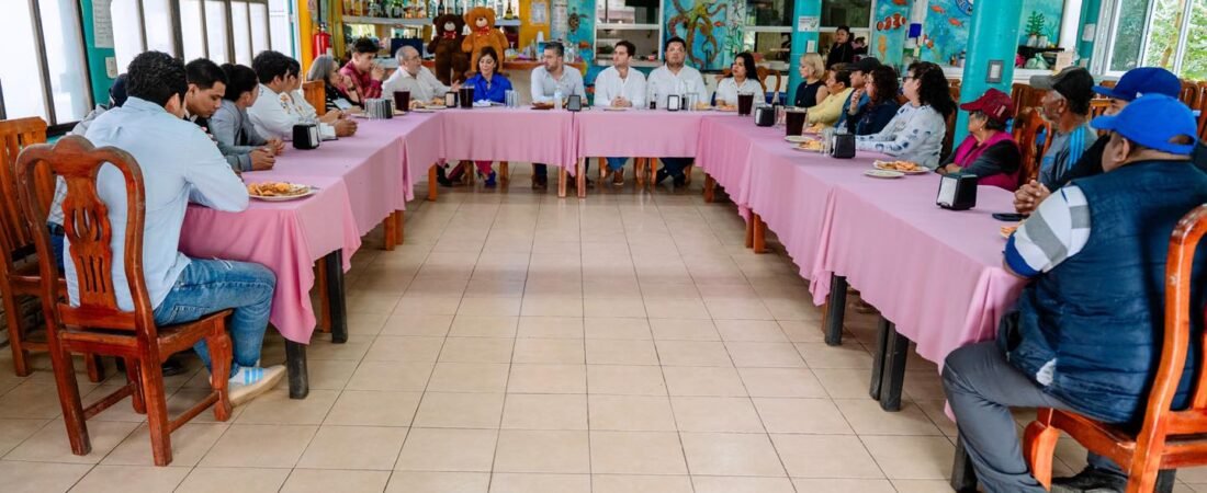 Gobierno de Tuxpan dialoga con restauranteros del Corredor Gastronómico de La Mata